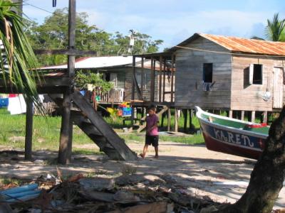 Dorf auf Carenero (Bocas del Toro)